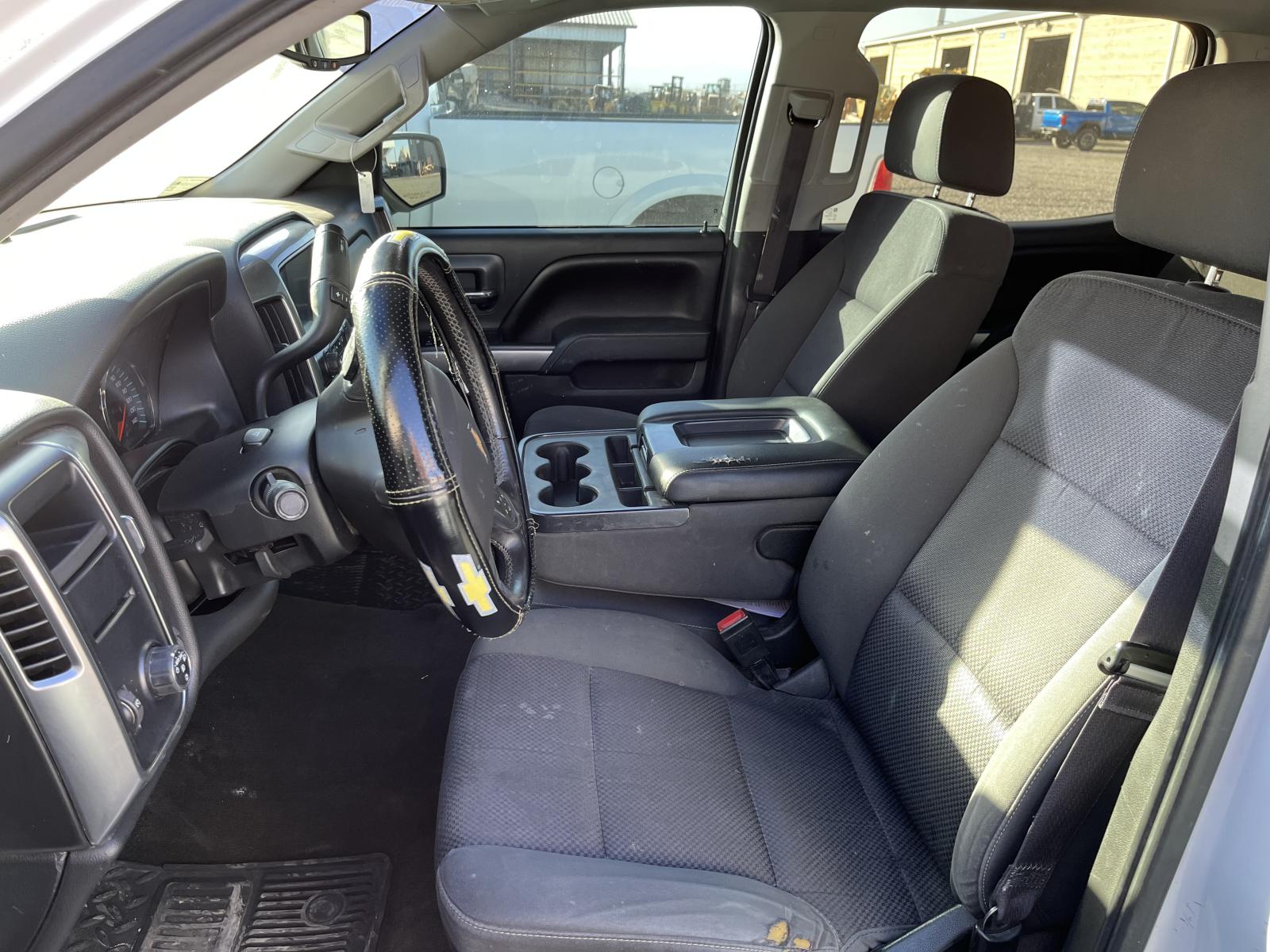 ./imagenes/INVOICE/2019/17928/CHEVROLET-SILVERADO-1500 (3).JPG